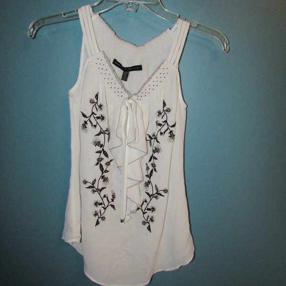 WHBM Embroidered Shell - Picture 4 of 10